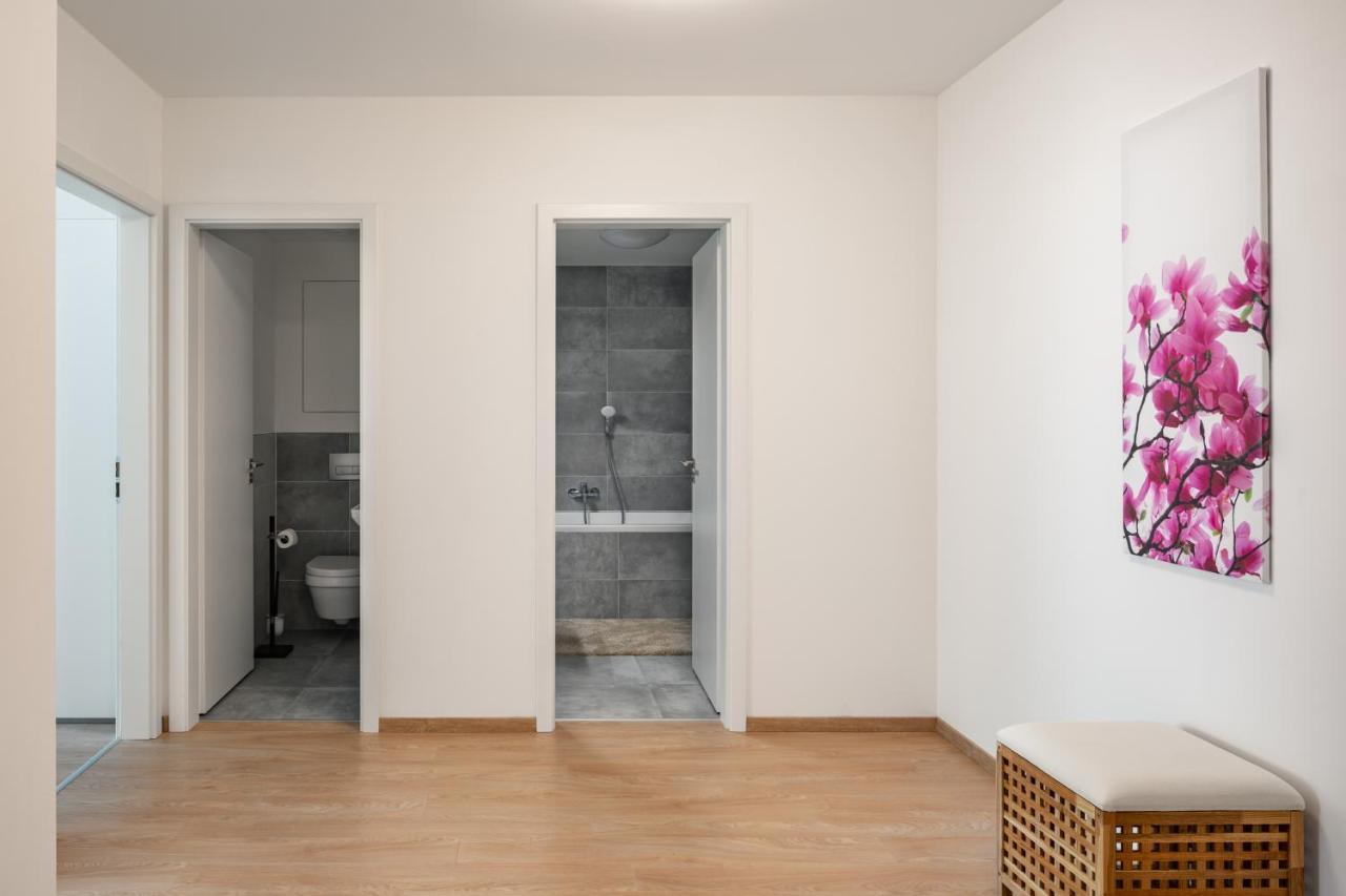 Prague Days - Exclusive Condo In Trendy Neighbourhood Exterior photo
